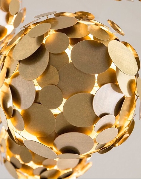 Odysee chandelier detail