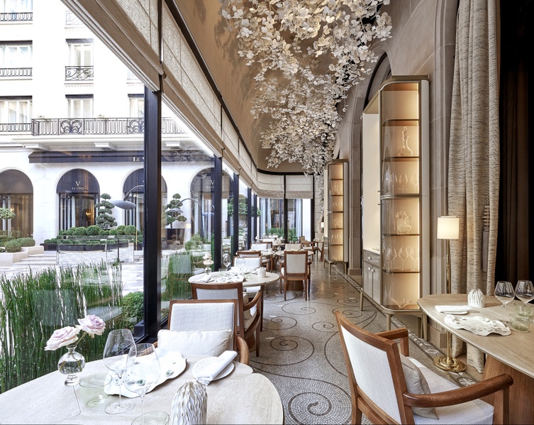 The Orangerie - Hotel George V - Paris