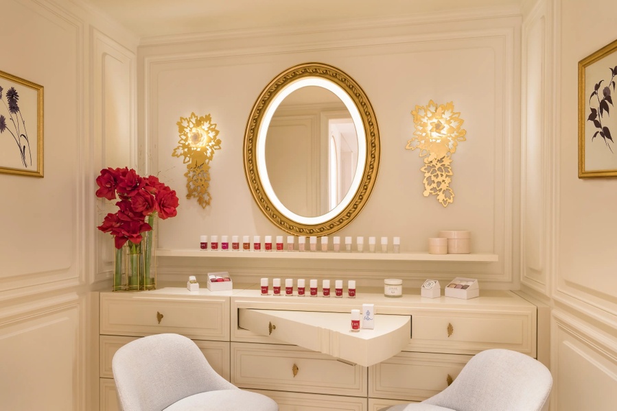 High Cost Spa Wall Light Ritz