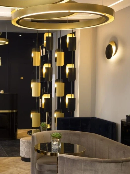 Black and gold Claustra 