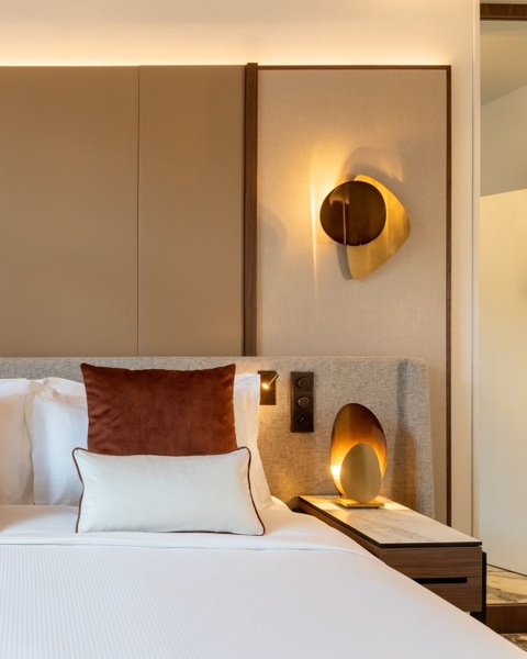 Bans wall lamp and Ovalia table lamp