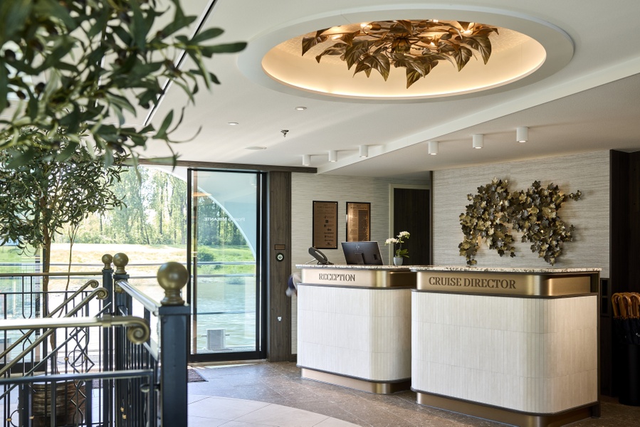 Vine wall light from the PORTO MIRANTE boat reception area of the Scylla Collection