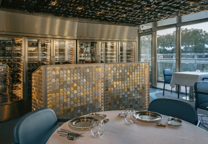Illuminated bar paneling
